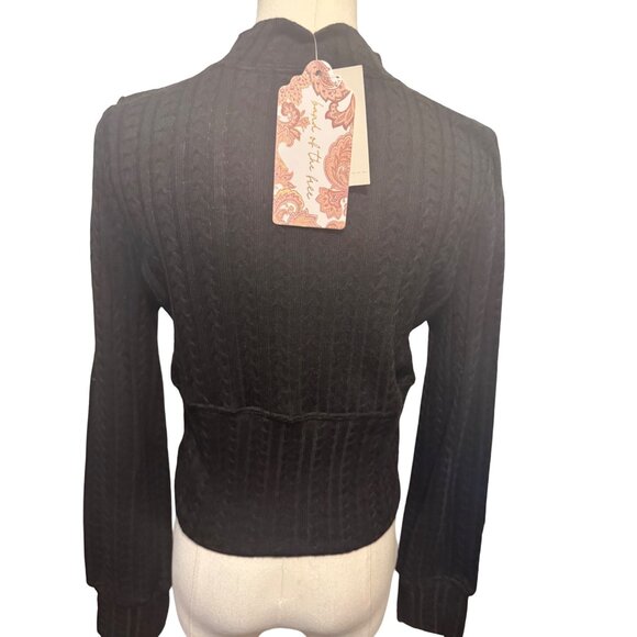 2/$30 NWT Band of the Free Large Cable Knit Black Sweater - Picture 10 of 13